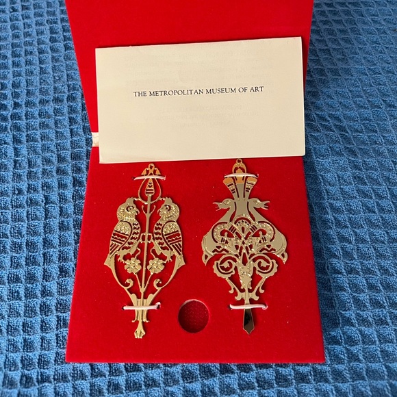 Collectable Metropolitan Museum of Art Bird Ornaments (2 in set) - Picture 1 of 5